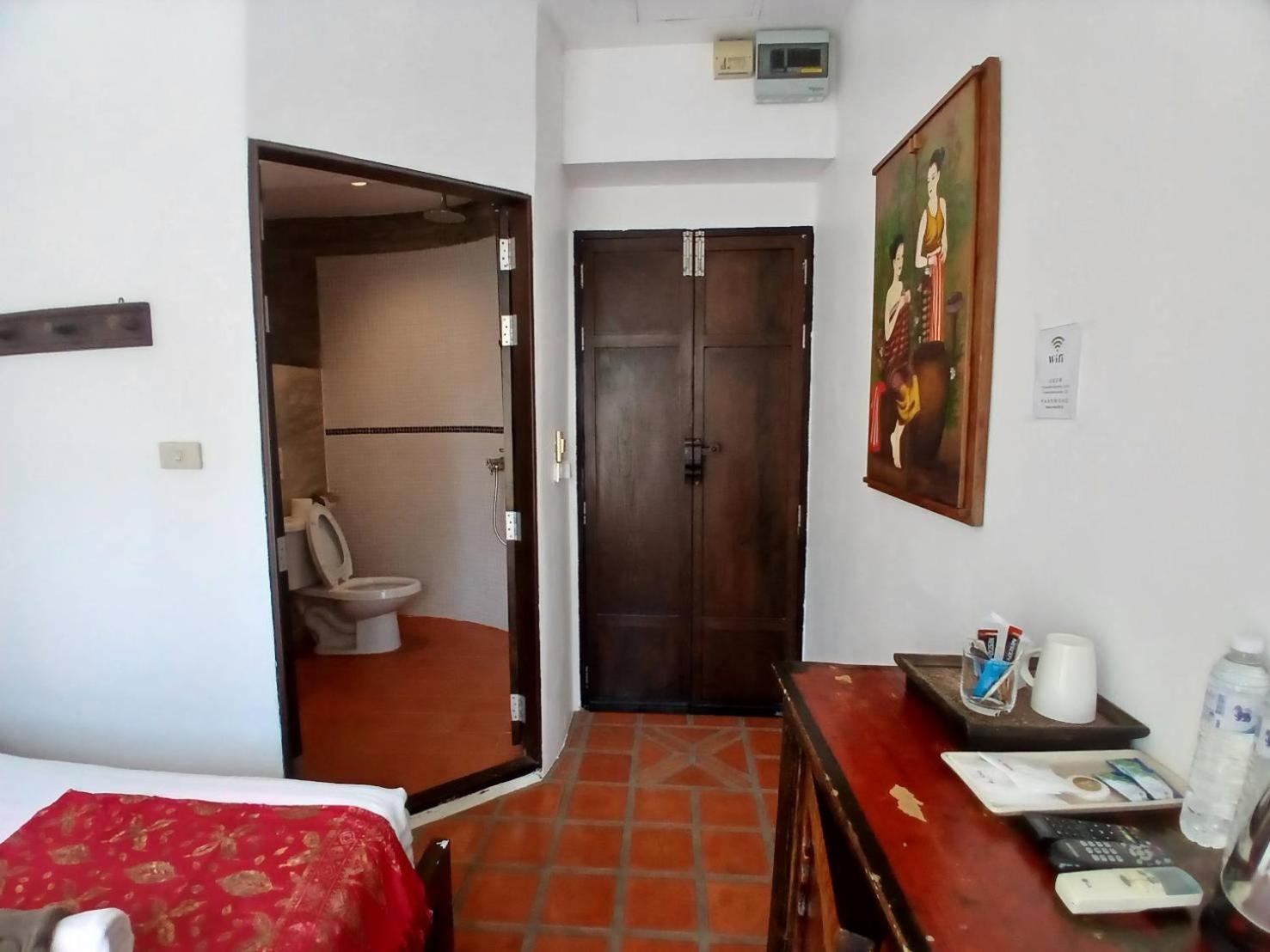 The Travellers Arms Otel Chiang Mai Dış mekan fotoğraf