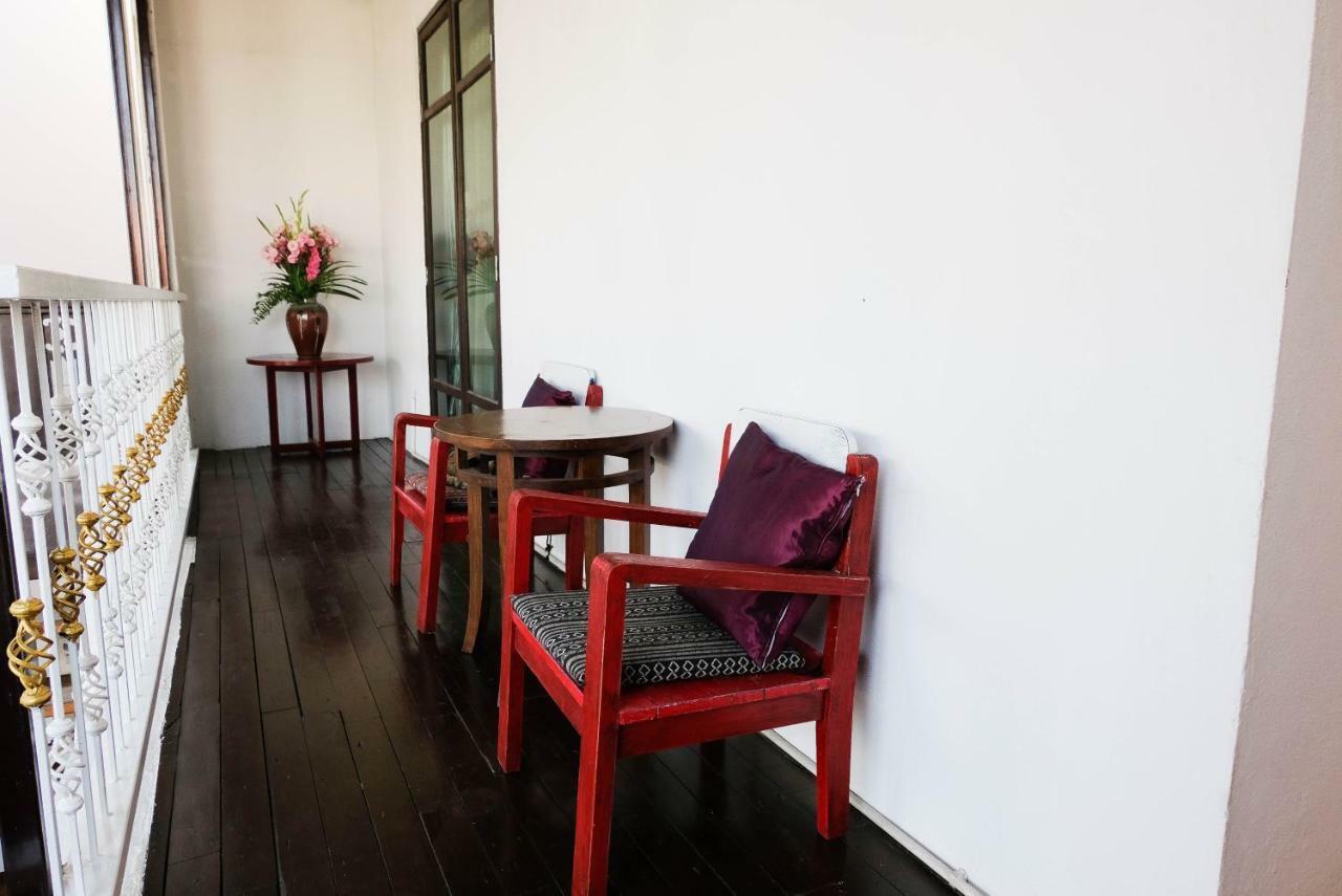 The Travellers Arms Otel Chiang Mai Dış mekan fotoğraf